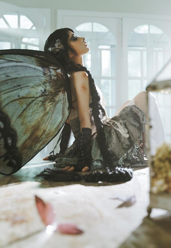 粤有钱 《枯叶蝶》少女写真